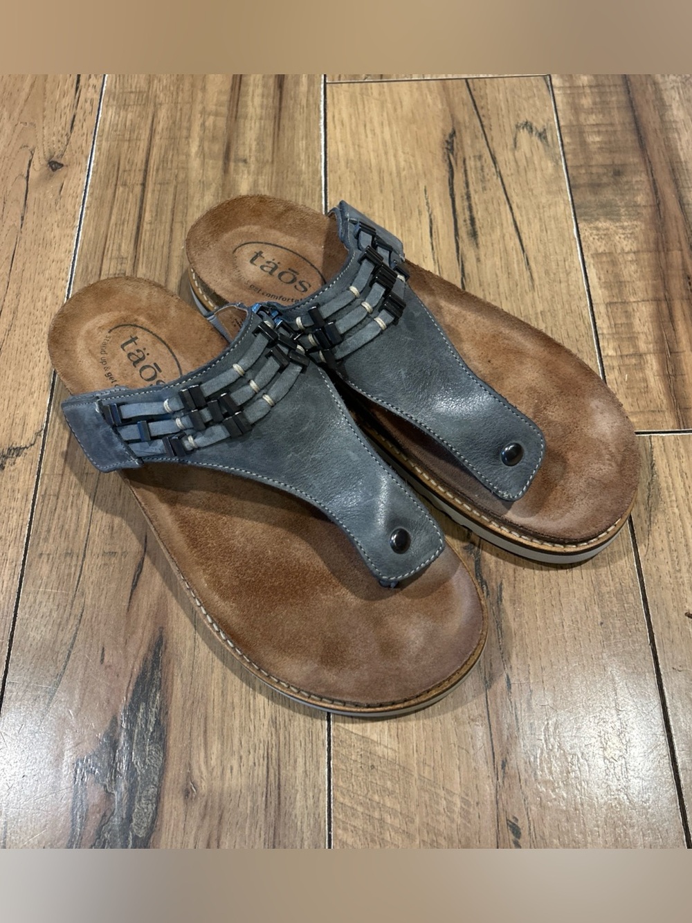 TAOS Stupendous Steel Blue Artisan Leather Comfort Sandal Size EU 38